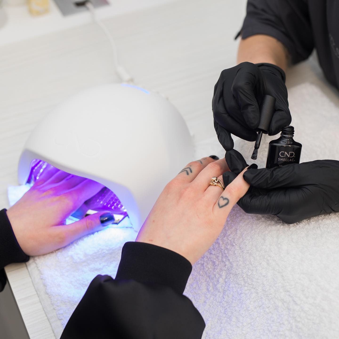 Manicure shellac